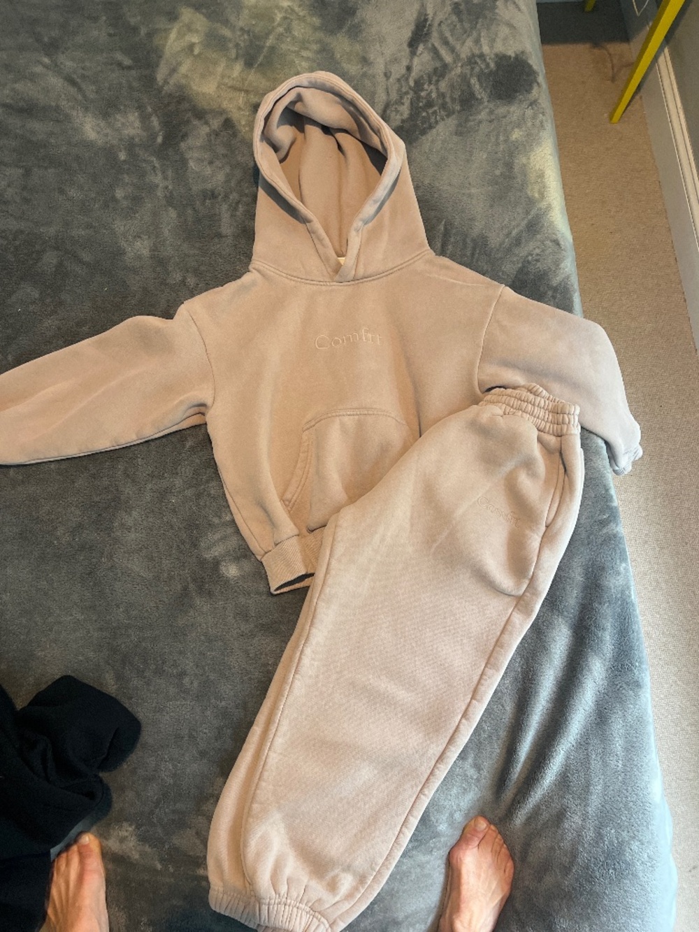 Comfrt brand fleece sweatpants and hoodie